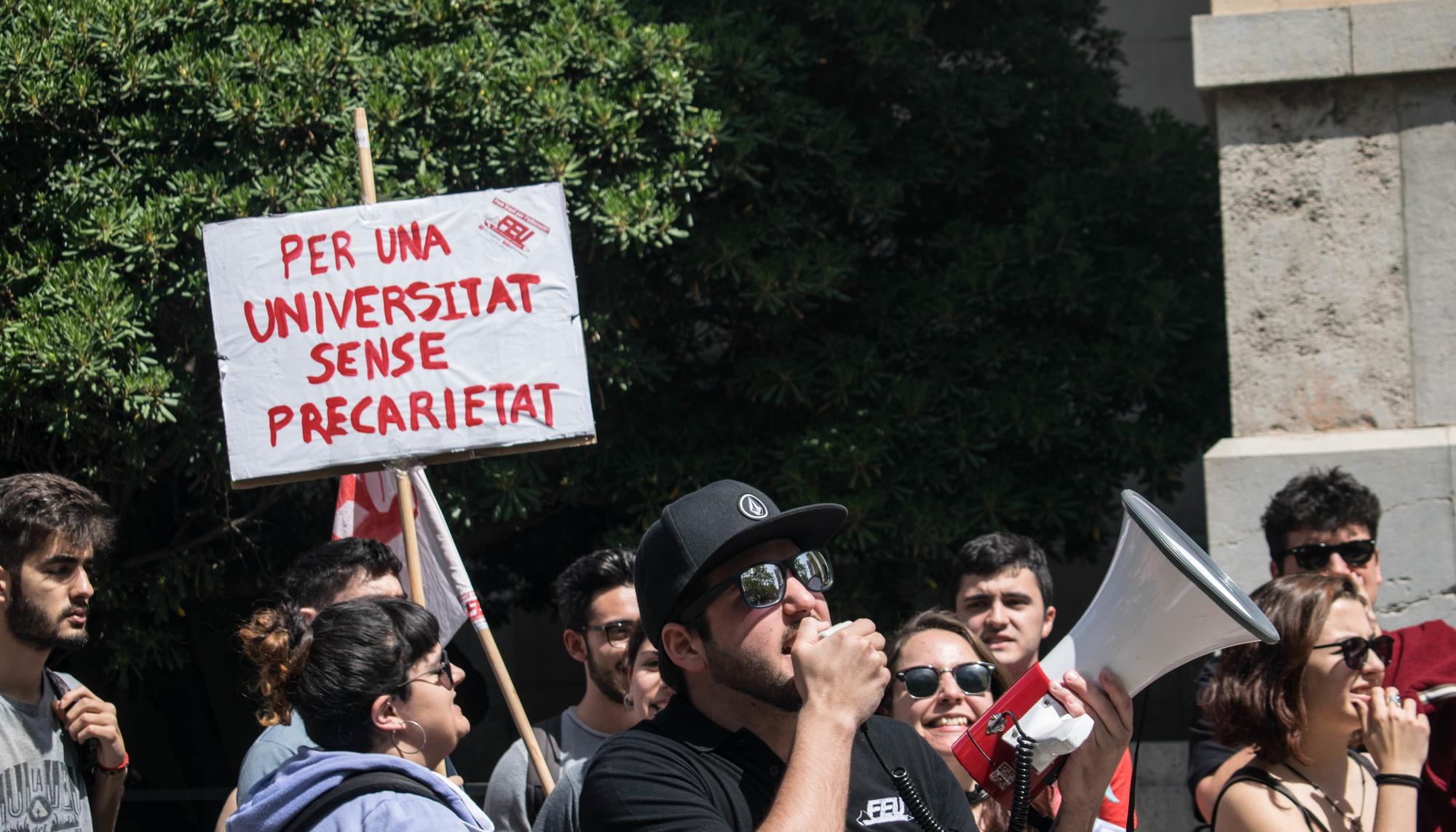 Manifestació estudiants i associats 1